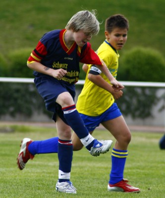 +++ E-Junioren gewinnen Heimspiel gegen Leimbach+++