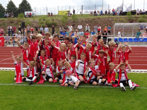 Die "Einlaufkids" des SV Wacker 04 vs. FC RWE